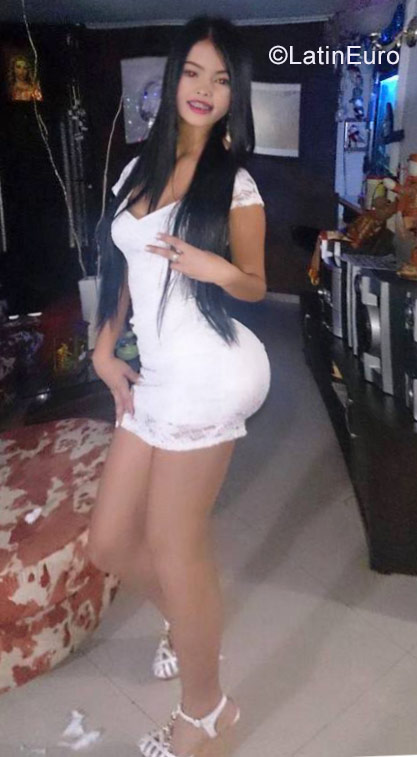 Date this lovely Colombia girl Anpiao from Manizales CO22077