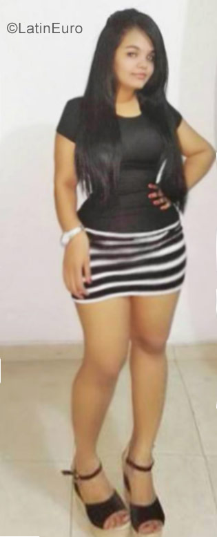 Date this tall Colombia girl Alison from Barranquilla CO22095