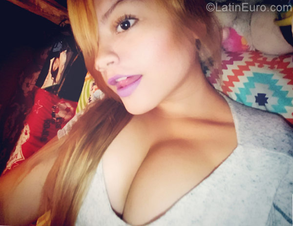 Date this stunning Colombia girl Luna from Bogota CO22100