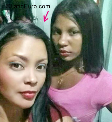 Date this gorgeous Dominican Republic girl Carolin from Santo Domingo DO29928