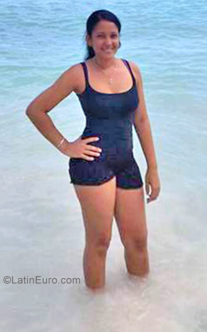 Date this gorgeous Dominican Republic girl Valentina from La Romana DO30003