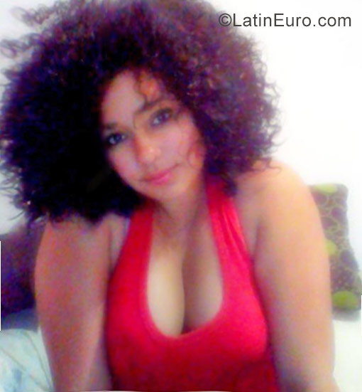 Date this happy Colombia girl Vanesa from Pereira CO22193