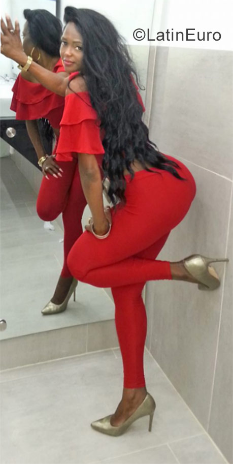 Date this hard body Dominican Republic girl Diony from Puerto Plata DO30089