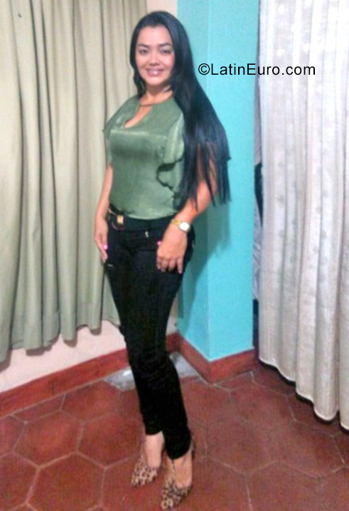 Date this hard body Colombia girl Camila from Pereira CO22207