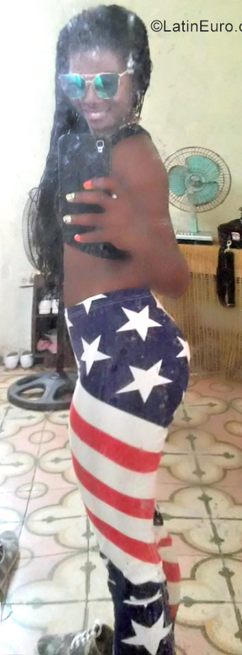 Date this tall Cuba girl Synaile from Camaguey CU101