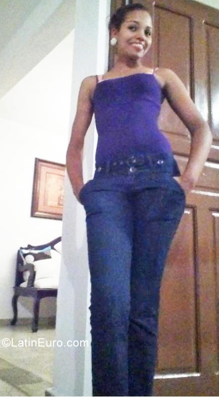 Date this good-looking Dominican Republic girl Crysaldie from Santiago DO30211