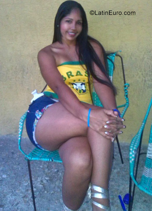 Date this athletic Venezuela girl Carolina from Valencia VE904