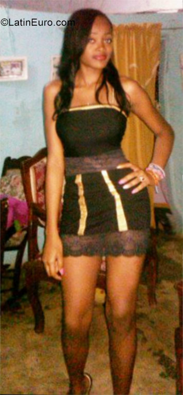 Date this delightful Dominican Republic girl Perla linares from San Pedro De Macoris DO30343