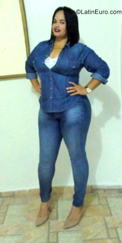 Date this sultry Dominican Republic girl Daydi from Santo Domingo DO30409