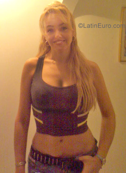 Date this tall Colombia girl Mari from Medellin CO22482