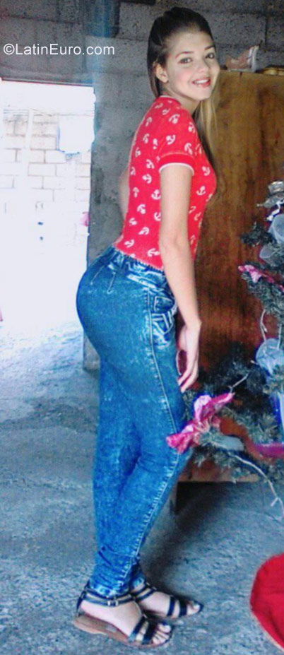 Date this voluptuous Venezuela girl Graylimar from Barquisimeto VE1063
