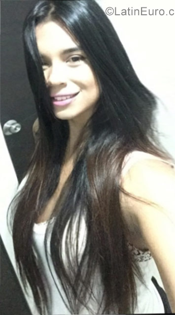 Date this good-looking Colombia girl Ana from Bucaramanga CO22693