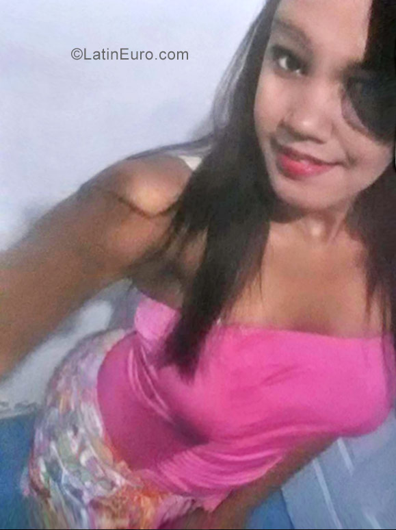 Date this sensual Dominican Republic girl Yamilka from Santiago DO30700