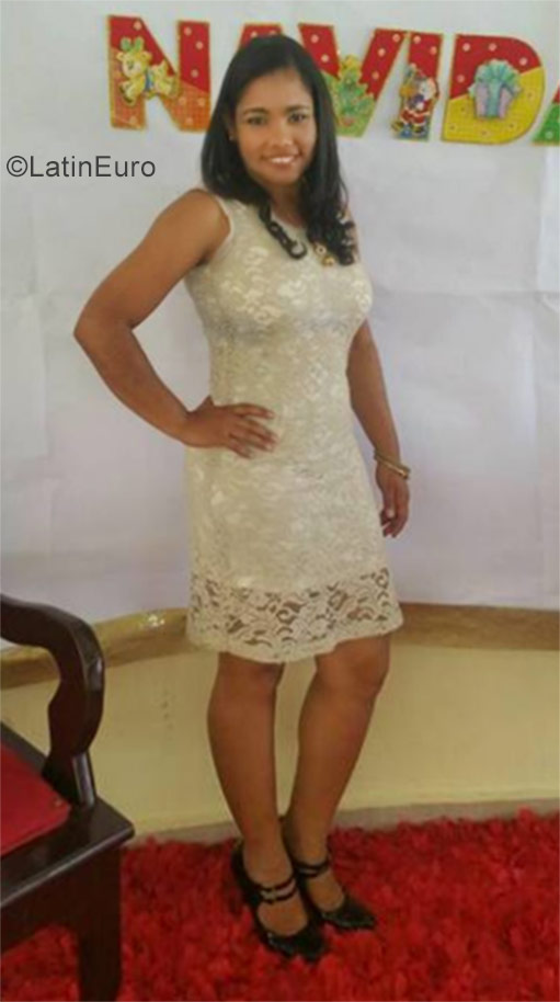 Date this good-looking Dominican Republic girl Rosa from Bonao DO30803