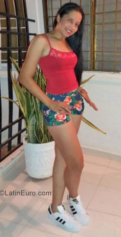 Date this foxy Colombia girl Patricia from Valledupar CO22820