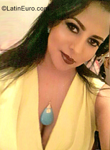 Date this funny Ecuador girl Vanessa from Guayaquil EC230