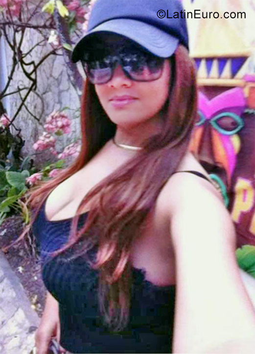 Date this stunning Dominican Republic girl Maria from La Romana DO30925