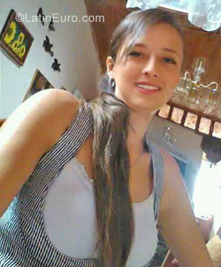 Date this pretty Colombia girl Lina from Santa rosa de cabal CO22975