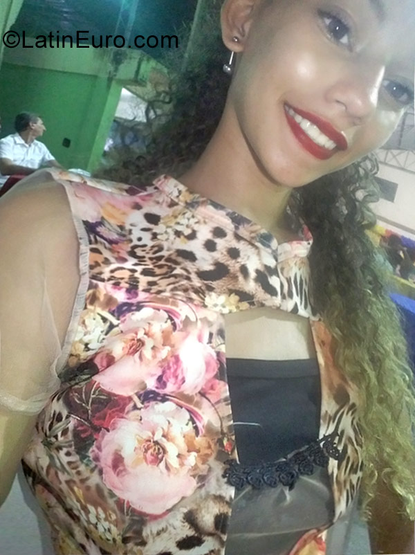 Date this passionate Brazil girl Kah from Manaus BR10391