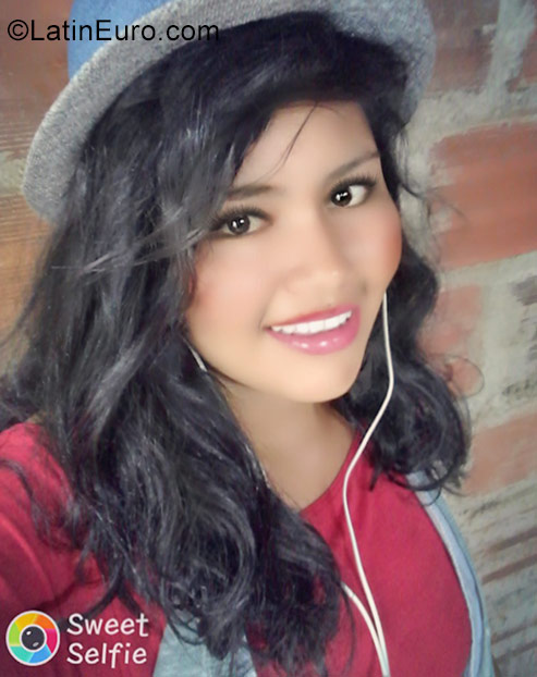 Date this funny Colombia girl Nikol from Bucaramanga CO23015