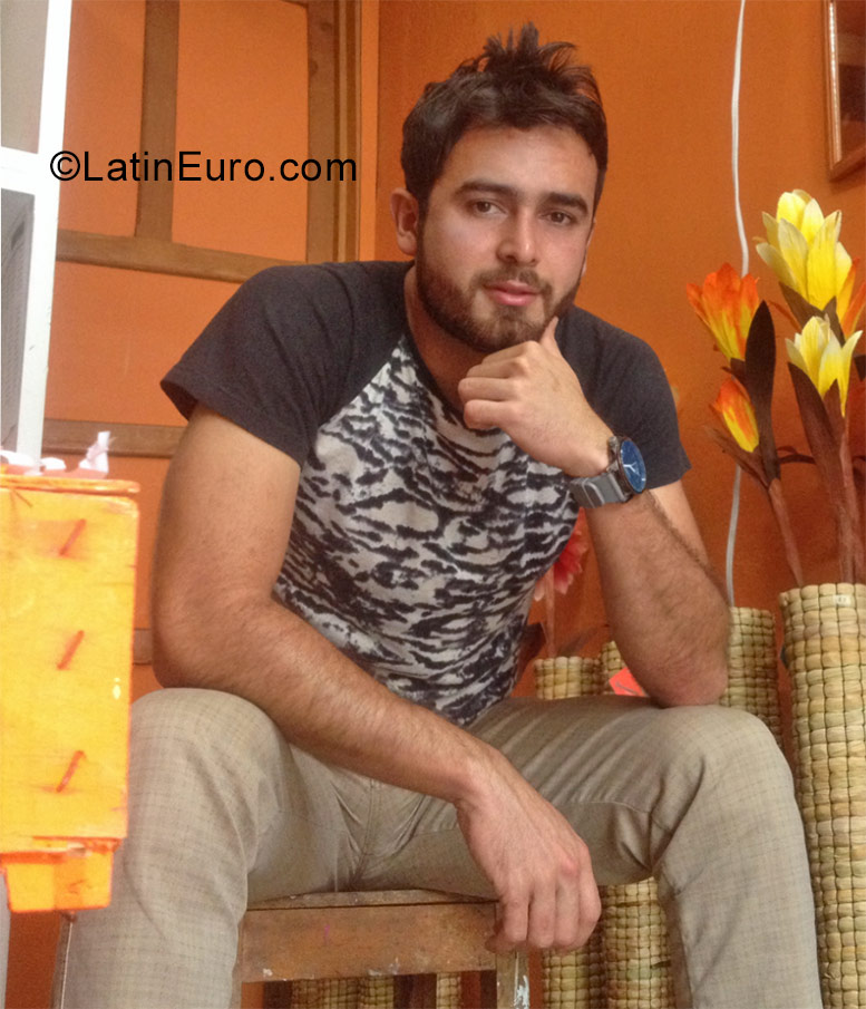 Date this passionate Colombia man Einar from Bogota CO23022