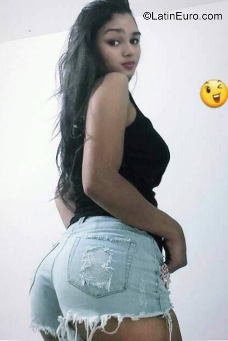 Date this sultry Colombia girl Kateine from Medellin CO23055