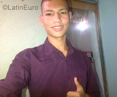 Date this good-looking Venezuela man Carlos from Cumana VE1253