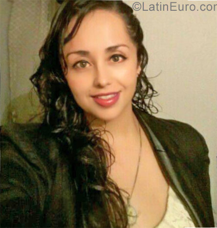 Date this athletic Colombia girl Angel from Bogota CO23111
