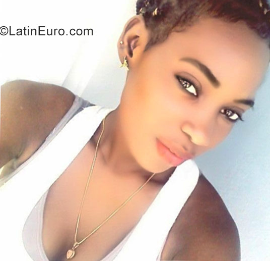 Date this hot Dominican Republic girl Wejany from Higuey DO31234