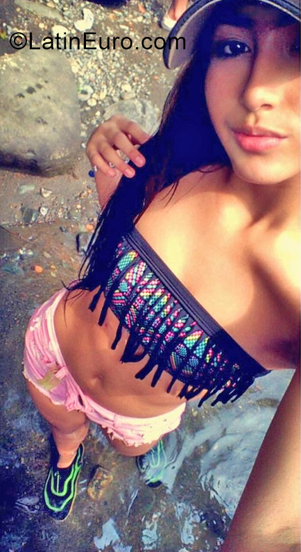 Date this charming Colombia girl Adore from Medellin CO23170