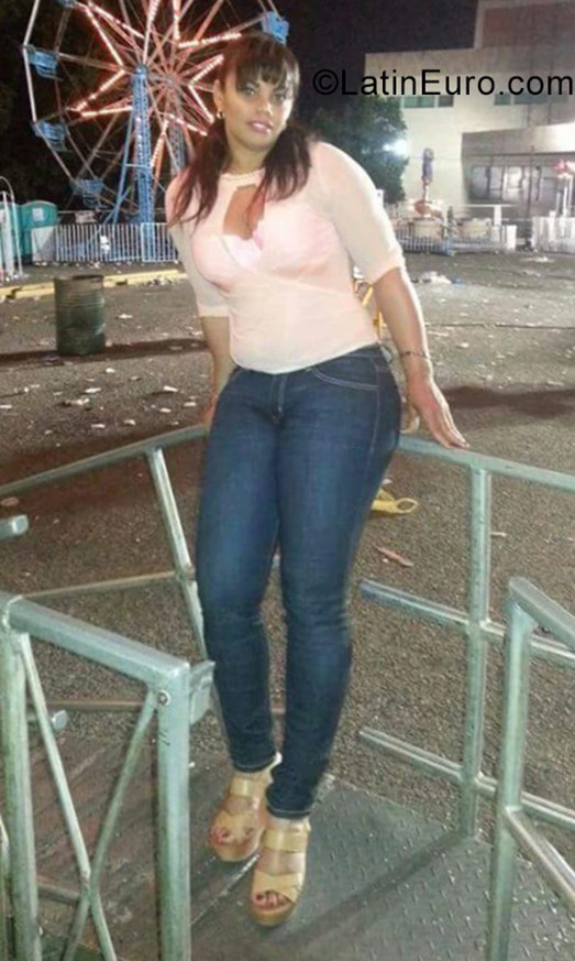 Date this good-looking Dominican Republic girl Raysa from Santiago De Los Caballeros DO31383