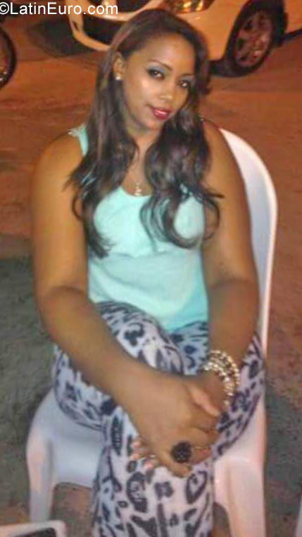 Date this young Dominican Republic girl Gionica cecil from Santo Domingo DO31460