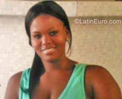 Date this gorgeous Cuba girl Lisi from Guantanamo CU248