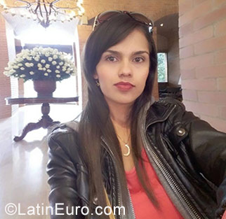 Date this athletic Colombia girl Marcela from Bogota CO23441