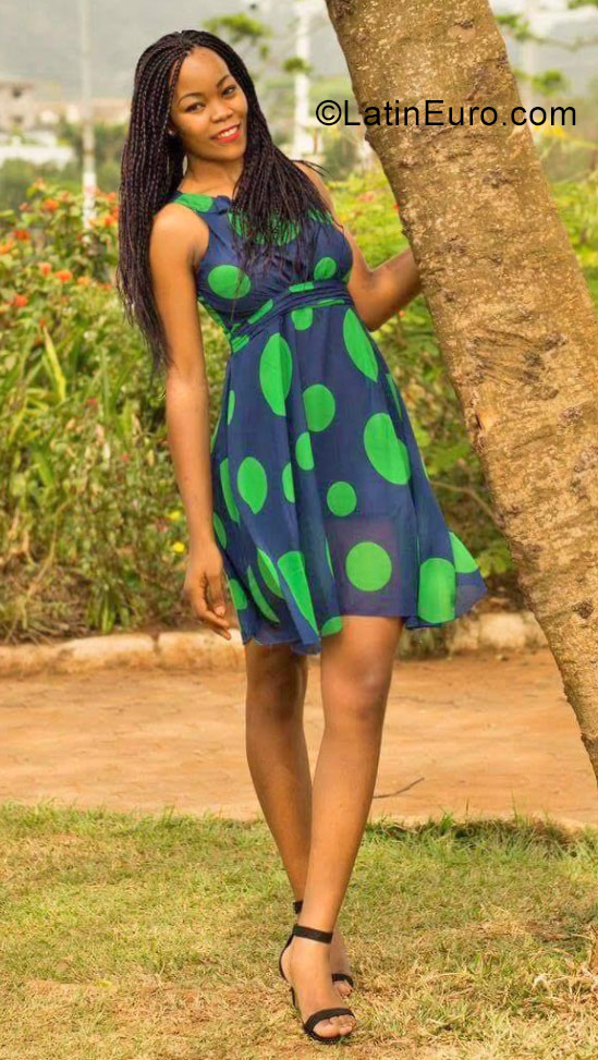 Date this fun Cameroon girl Yosayne from Yaounde CM264