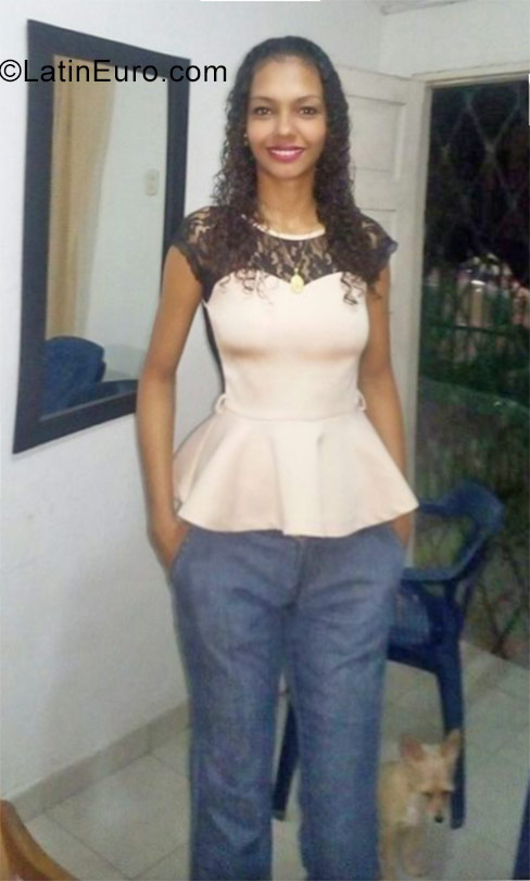 Date this beautiful Colombia girl Yezz from Barranquilla CO23488