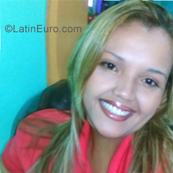 Date this exotic Venezuela girl Celi from Alto Barinas VE1402