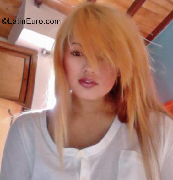 Date this voluptuous Colombia girl Xiomara from Bucaramanga CO23493