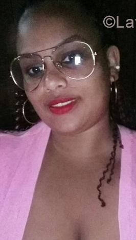 Date this nice looking Dominican Republic girl Naty from Santo Domingo DO31817