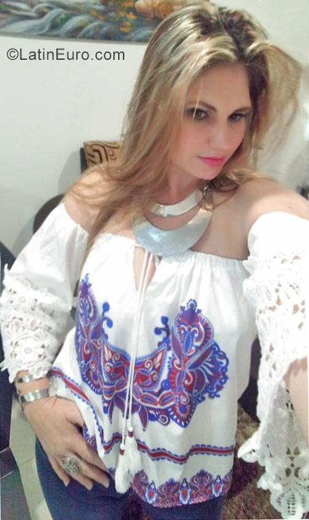 Date this delightful Colombia girl Milena from Manizales CO23514