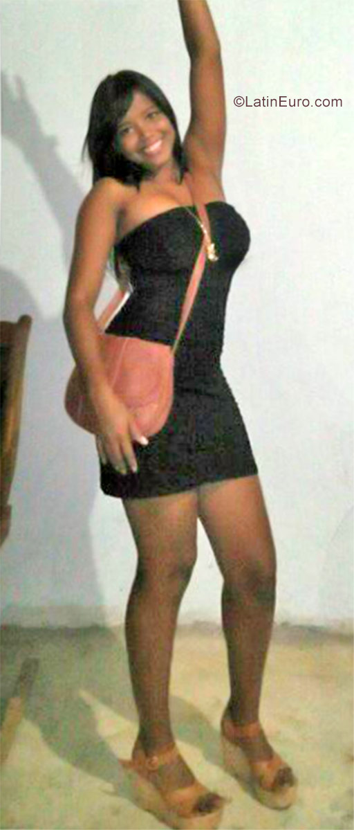 Date this pretty Colombia girl Lianis from Riohacha CO30803