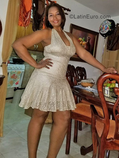 Date this fun Dominican Republic girl Lane grota from Santo Domingo DO31893