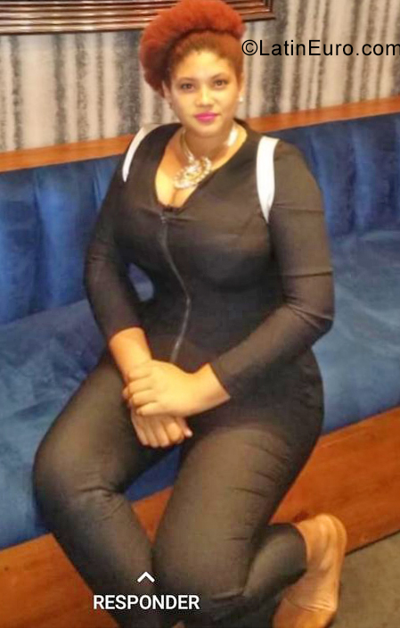 Date this good-looking Dominican Republic girl Lea from Santo Domingo DO40676