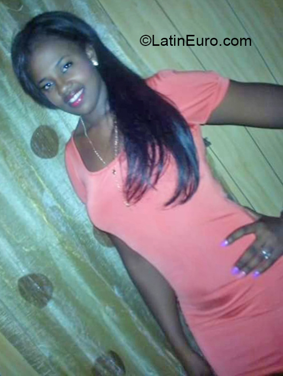 Date this good-looking Dominican Republic girl Andrea ramirez from Santo Domingo DO41039