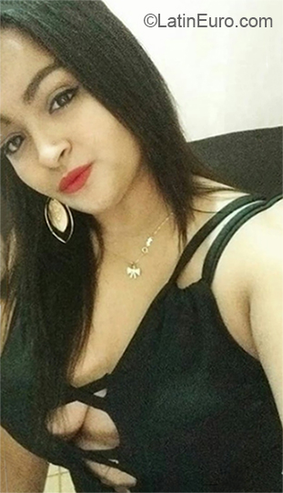 Date this charming Brazil girl Grazielly from Campo Grande BR11038