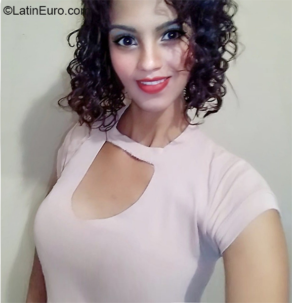 Date this gorgeous Brazil girl Renata from Campinas BR11052