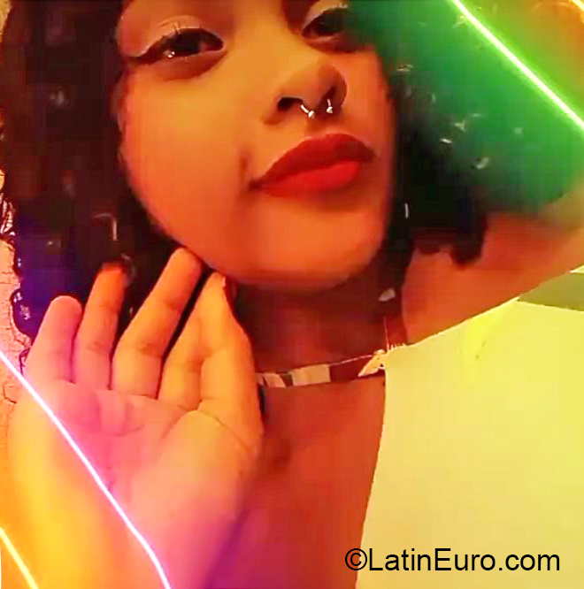 Date this attractive Brazil girl Aline from Fortaleza BR11142