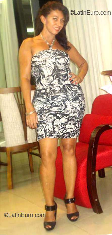 Date this fun Brazil girl Janyna from Governador Valadares BR11185