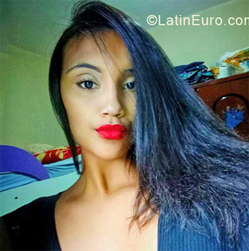 Date this sultry Brazil girl Bianca from Rio de Janeiro BR11225