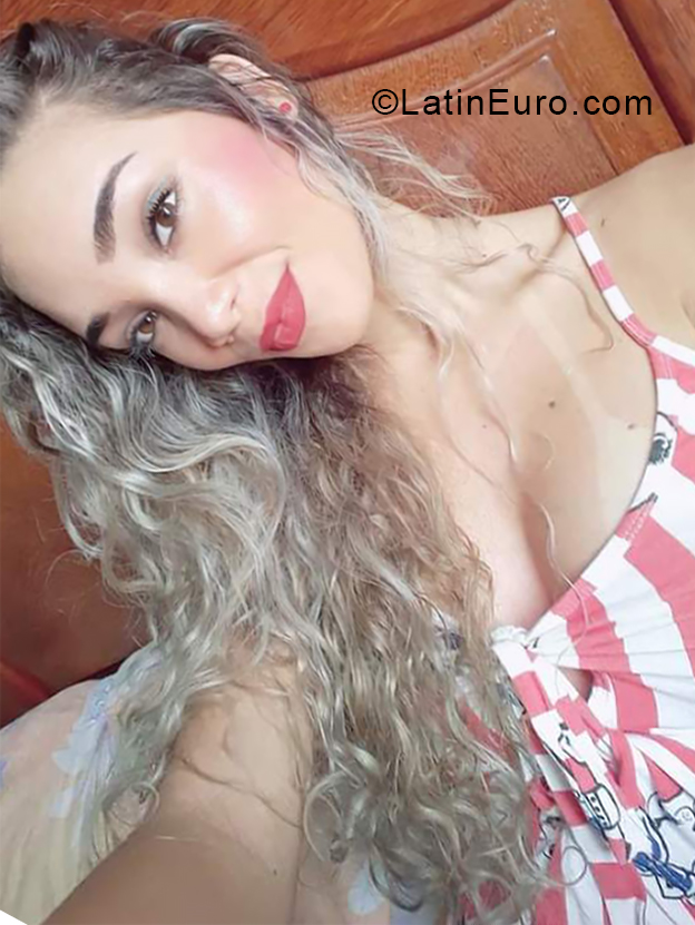 Date this attractive Brazil girl Rapha from Rio De Janeiro BR11366
